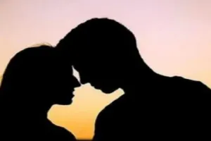 Rampur: रात को चोरी-छिपे प्रेमिका के घर पहुंचा प्रेमी...मोहल्ले में मचा शोर तो खड़ा हुआ हंगामा