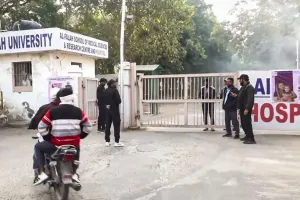 Big action: अल फलाह यूनिवर्सिटी पर ED की छापेमारी, ट्रस्टियों के घरों-ऑफिसों में मचा हड़कंप!