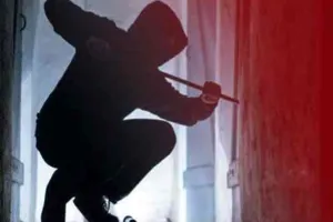 कोर्ट ने लुटेरे मोहित यादव को किया भगोड़ा घोषित, 28 मार्च को सराफा कारोबारी के कर्मचारी से 6.80 लूट का मामला