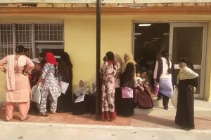 Lucknow News: जन्म प्रमाण पत्र के लिए सुबह से आठ बजे तक लाइन, नंबर न आया तो अगले दिन... कई दिनों तक चक्कर लगाने को मजबूर