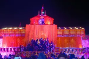 Badrinath Dham: 10 क्विंटल फूलों से महका स्वर्ग, आज बंद हो जाएंगे मंदिर के कपाट, पूरी हुई 2025 की चारधाम यात्रा