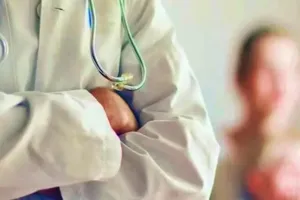 UP NEWS: सिजेरियन मरीजों को मिलेंगे अब पूरे दस्तावेज, निजी अस्पतालों पर सीएमओ एक बार फिर से हुए सख्त