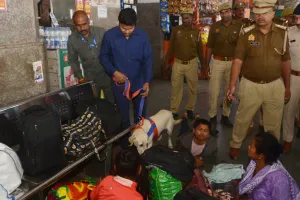 दिल्ली धमाका: चर्चाओं, अफवाहों के बीच यूपी बॉर्डर पर हाई अलर्ट... प्रदेशभर में चला गहन तलाशी अभियान