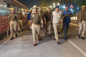 दिल्ली ब्लास्ट के बाद यूपी में हाई अलर्ट... बिना चेकिंग के No Entry, बढ़ी सुरक्षा, चौराहों और प्रमुख स्थानों पर चेकिंग जारी