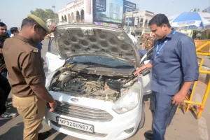 Lucknow News: भारती भवन की सुरक्षा बढ़ाई गई, चेकिंग के बाद होगा प्रवेश