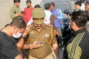 UP News: पांचों जोन में रेड अलर्ट, बढ़ाई गई चेकिंग और गश्त 