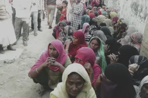 Shravasti News: संदिग्ध परिस्थितियों में एक ही परिवार के पांच लोगों की मौत, घर में छाया मातम