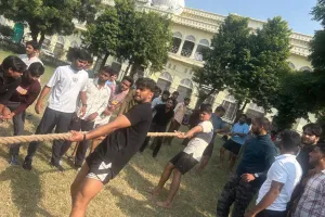 रस्साकसी में महमूदाबाद हॉल ने मारी बाजी... लखनऊ विश्वविद्यालय में अंतर छात्रावास फेस्ट का समापन