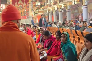 गोरखनाथ मंदिर में सीएम योगी ने सुनीं जनता की समस्या, कहा- चिंता न करें... हम हर समस्या का निकालेंगे समाधान