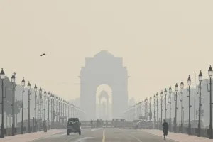 दिल्ली की हवा ने लिया यू-टर्न! 305 से गिरकर 268 पर आई, सांस लेना हुआ थोड़ा आसान  