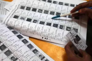 ‘सर’ शुरु, पहले ही दिन से दिखा देशप्रेम जैसा जज्बा, UP में हुई वोटर लिस्ट के विशेष गहन पुनरीक्षण की शुरूआत