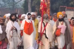 अलियाबाद बाजार में गूँजा ‘जय श्रीराम’, 84 कोसी परिक्रमा का जत्था पहुंचते ही श्रद्धा का सैलाब