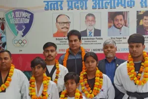 ताइक्वांडो खिलाड़ियों को ब्लैक बेल्ट से किया सम्मानित, उत्तर प्रदेश ओलम्पिक एसोसिएशन में हुआ आयोजन
