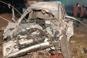 Barabanki Road Accident: भीषण सड़क हादसा, ट्रक और अर्टिगा की आमने-सामने टक्कर में छह की मौत
