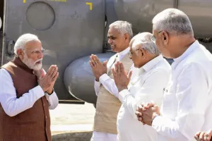 PM Modi Gujarat Visit: गुजरात के दौरे पर पीएम मोदी, अंत्रोली में बन रहे बुलेट ट्रेन स्टेशन का किया दौरा 