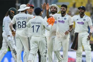 IND vs SA: कुलदीप यादव ने दिलाई भारत को वापसी, बड़ा स्कोर बनाने में नाकाम रहे दक्षिण अफ्रीकी बल्लेबाज