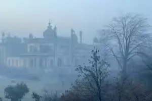 UP Weather Update:  दिन में धूप, रात में सर्दी फिर पड़ेगा कोहरा, जानें क्या है मौसम का हाल