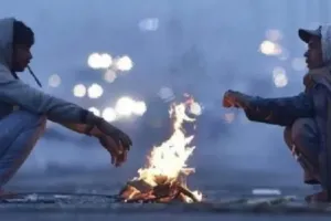 उत्तर प्रदेश में शीत लहर की दस्तक दे रहीं पहाड़ों की हवाएं... तापमान में गिरावट जारी