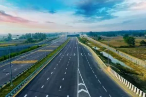 पूर्वांचल एक्सप्रेस-वे के रखरखाव को 70 करोड़ रुपये जारी... शासन ने सख्त शर्तों के साथ दी मंजूरी