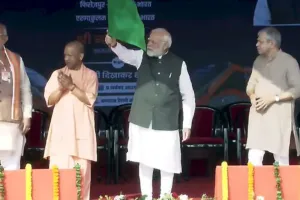 देश को मिली बड़ी सौगात... पीएम मोदी ने एक ही बार में चार नई वंदे भारत ट्रेनों को किया रवाना, जानिए किन मार्गों पर चलेंगी ये ट्रेनें