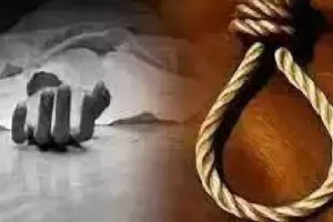 Lucknow News: फंदे पर लटके युवक को सिपाहियों ने बचाया, होंगे सम्मानित