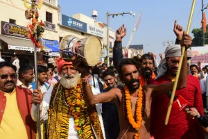 अयोध्यावासियों ने जयकारे संग पुष्पवर्षा से पीएम का किया स्वागत, देखें अयोध्या की EXCLUSIVE Photos