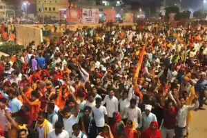 Ayodhya News:  रामधुन में झूमे लोग... 30 लाख श्रद्धालुओं ने की पंचकोसी परिक्रमा