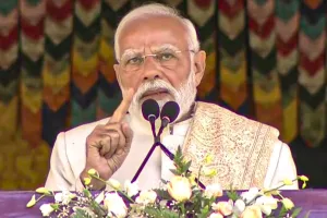 भूटान से PM मोदी ने दहशतगर्दों को दी कड़ी चेतावनी, बोले- 'मैं भारी मन से यहां आया हूं, लाल किला विस्फोट के गुनाहगारों को बख्शा नहीं जाएगा...