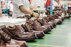 दुनिया में बढ़ रही सिंथेटिक जूता-चप्पल की डिमांड, आगरा के फुटवियर उद्योग के पास सुनहरा अवसर 