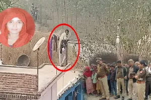 UP : सैफनी में पति ने पत्नी की गोली मारकर हत्या की, तमंचा लेकर चढ़ा रहा आरोपी