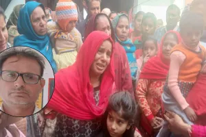 Moradabad : BLO ने लगाई फांसी...सुसाइड नोट में लिखा-'एसआईआर ने उड़ा दी थी रातों की नींद'