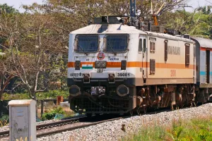 Bareilly: अब ट्रेन के सफर में यात्रियों को पटरियों पर नहीं लगेगा झटका