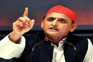     फतेहपुर: मृतक लेखपाल के घर पहुंचे सपा प्रमुख अखिलेश यादव, कहा- लोकसभा में उठायेंगे बीएलओ का मुद्दा 