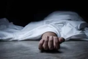 बिजली विभाग की बड़ी लापरवाही:  खंभा गिरने से स्कूटी सवार व्यक्ति की मौत, भारतीय किसान यूनियन ने किया प्रदर्शन 