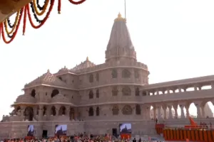  ध्वजारोहण के 9 घंटे के बाद दीदार... कड़ी सुरक्षा के बीच 1 लाख श्रद्धालुओं ने किये दर्शन, सम्पूर्ण दर्शन के लिए अभी करना होगा और इंतजार  