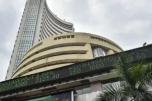 Stock Market Closed: गिरावट से उबरे शेयर बाजार... 319 अंक उछला सेंसेक्स, IT और फार्मा सेक्टरों में सबसे अधिक तेजी