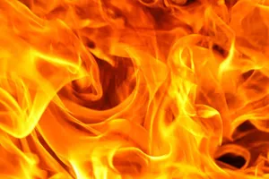 Noida :  मिनी कनॉट प्लेस स्थित बिल्डिंग में लगी आग...कोई हताहत नहीं, मौके पर पहुंचे फायर फाइटर ने बुझाई आग 