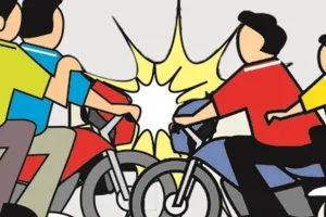 बहराइच में दो बाइकों की टक्कर से युवक की मौत, तीन घायल