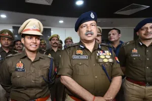 लखनऊ: विश्वकप विजय से देश की बेटियों में हुआ ऊर्जा का संचार, DSP दीप्ति शर्मा का हुआ पुलिस मुख्यालय में सम्मान