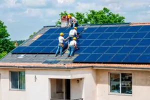 लखनऊ में घर में सोलर पैनल लगवाने पर नगर निगम हाउस टैक्स में देगा 10 % की छूट