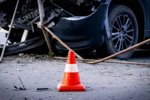  मथुरा में सड़क हादसा :   यमुना एक्सप्रेसवे पर बस पलटने से 16 यात्री घायल...तीन की हालत गंभीर 