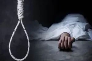 बाराबंकी में प्रेमी के उकसाने पर विवाहिता ने लगाई थी फांसी, मां की तहरीर पर आरोपी के खिलाफ रिपोर्ट दर्ज