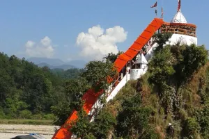 कार्तिक पूर्णिमा पर रामनगर के गर्जिया मंदिर में मेले की शुरुआत:  कोसी नदी में आस्था की डुबकी, प्रशासन की ओर से विशेष इंतज़ाम 