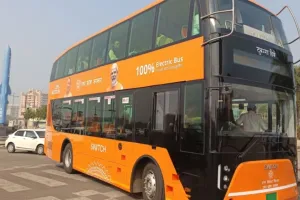 लखनऊ में महिलाओं ने लिया डबल डेकर की मुफ्त सवारी का आनंद, सालभर में 3,065 महिलाओं ने उठाया नि:शुल्क सेवा का लाभ