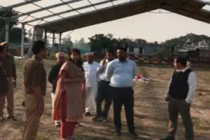 बाराबंकी : सांस्कृतिक पंडाल व अमरनाथ गुफा का ढांचा तैयार