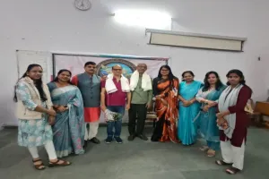 इस दौर की हम अस्ल ज़रूरत पे कहेंगे, अब शेर जो कहेंगे मोहब्बत पे कहेंगे... युवा शायरों के कलाम से झूम उठा लखनऊ