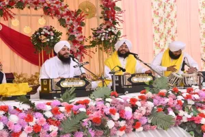 प्रकाश पर्व पर गुरुवाणी से संगत हुई निहाल :  श्री गुरु ग्रंथ साहिब के समक्ष लाखों लोगों ने नवाया शीश