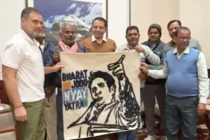 'अमेरिकी टैरिफ से भदोही का कार्पेट व्यापार तबाह', बोले राहुल गांधी- प्रधानमंत्री ने बुनकरों की समस्याओं को लेकर मूंद रखी हैं आंखें