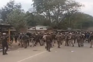 असम के कार्बी आंगलोंग में फिर भड़की हिंसा : कई प्रदर्शनकारी, पुलिसकर्मी और मीडिया कर्मी घायल, इलाके में कर्फ्यू लागू