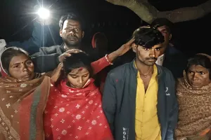 सीतापुर : फंदे से लटकता मिला पति-पत्नी का शव, 22 दिन पहले की थी लव मैरिज